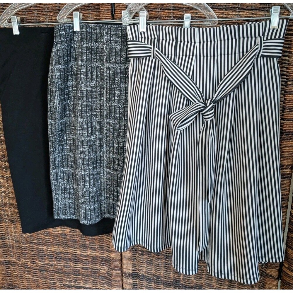 BUNDLE x 3 Careerwear Knee Length Skirts Large Black Stripe Office Work Business